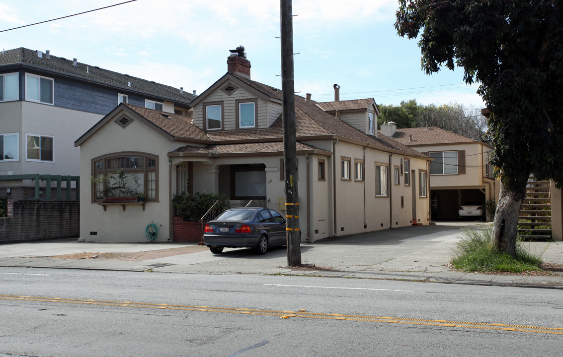 1117 El Camino Real in Burlingame, CA - Building Photo