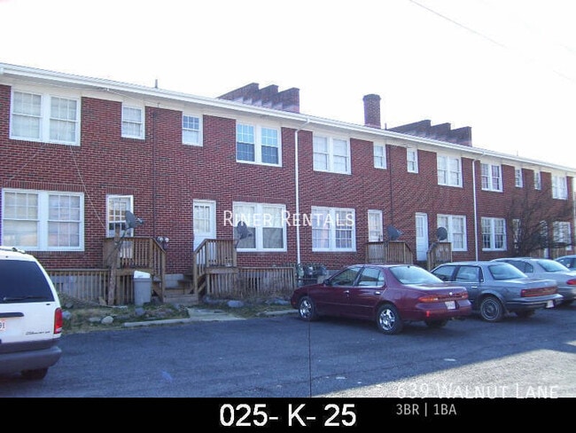 639 Walnut Ln