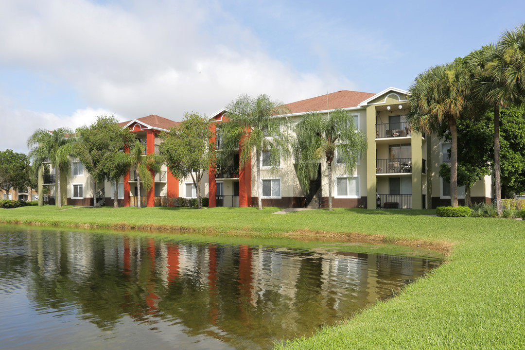 Coral Vista in Tamarac, FL - Foto de edificio