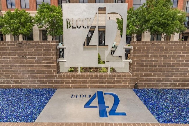 345 NE 4th St, Unit 245 in Oklahoma City, OK - Building Photo - Building Photo