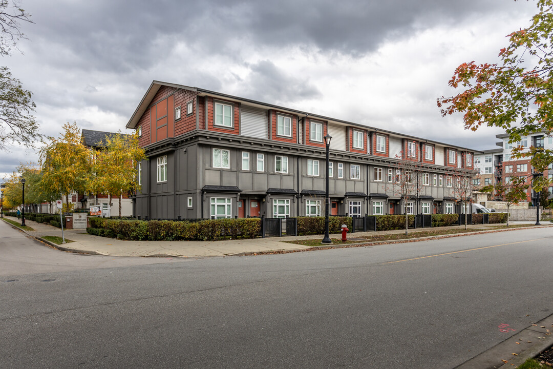 Oxford Lane in Richmond, BC - Building Photo