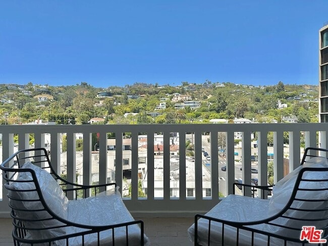 property at 999 N Doheny Dr