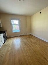 33 Pine St, Unit Apt. 3 in Burlington, VT - Foto de edificio - Building Photo