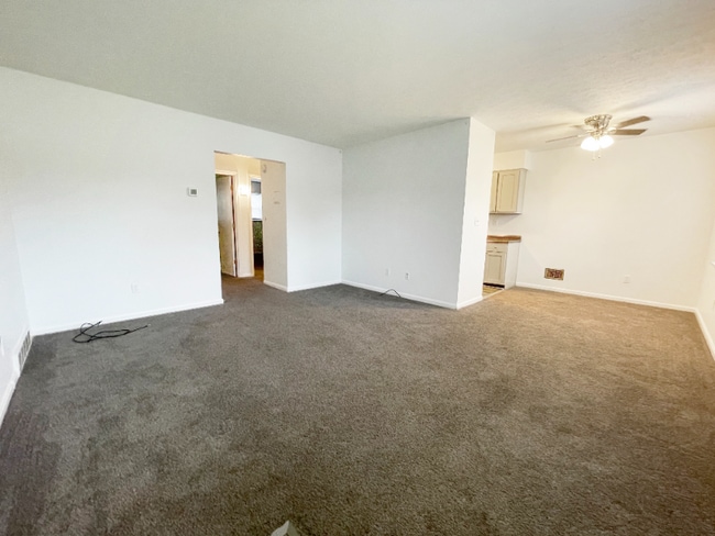 3328 Breckenridge Ln in Louisville, KY - Building Photo - Building Photo