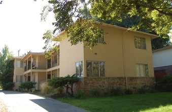 1240 Brookfield Ave in Sunnyvale, CA - Building Photo - Building Photo