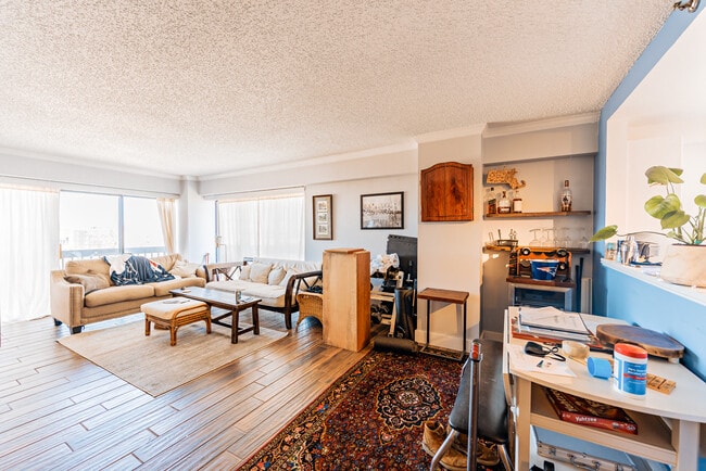 15 North Beacon St, Unit 402 in Boston, MA - Foto de edificio - Building Photo