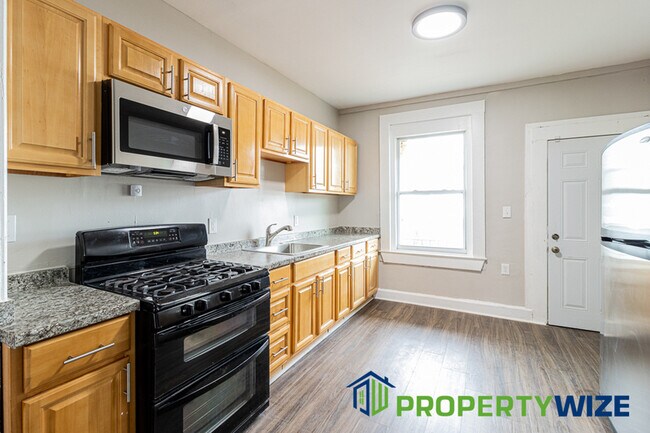 624 N Streeper St photo'