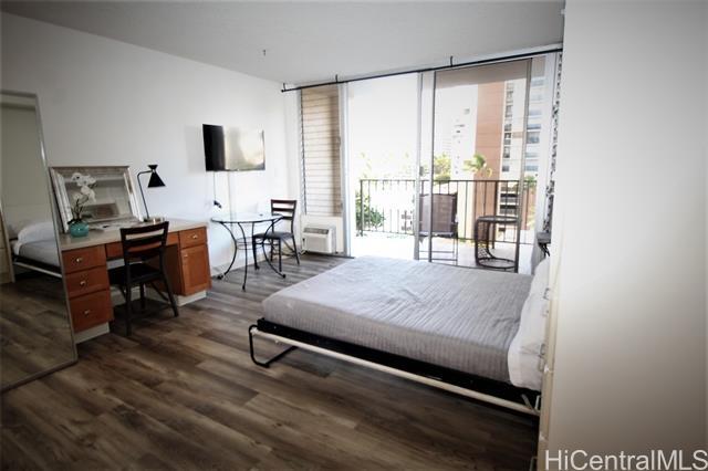 2345 Ala Wai Blvd in Honolulu, HI - Foto de edificio - Building Photo