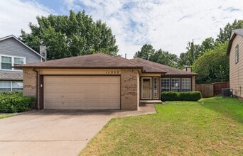 11252 Locust Cir in Jenks, OK - Building Photo - Building Photo