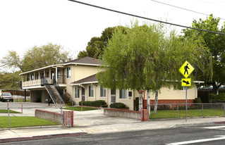 1945-1947 Bellomy St Apartments