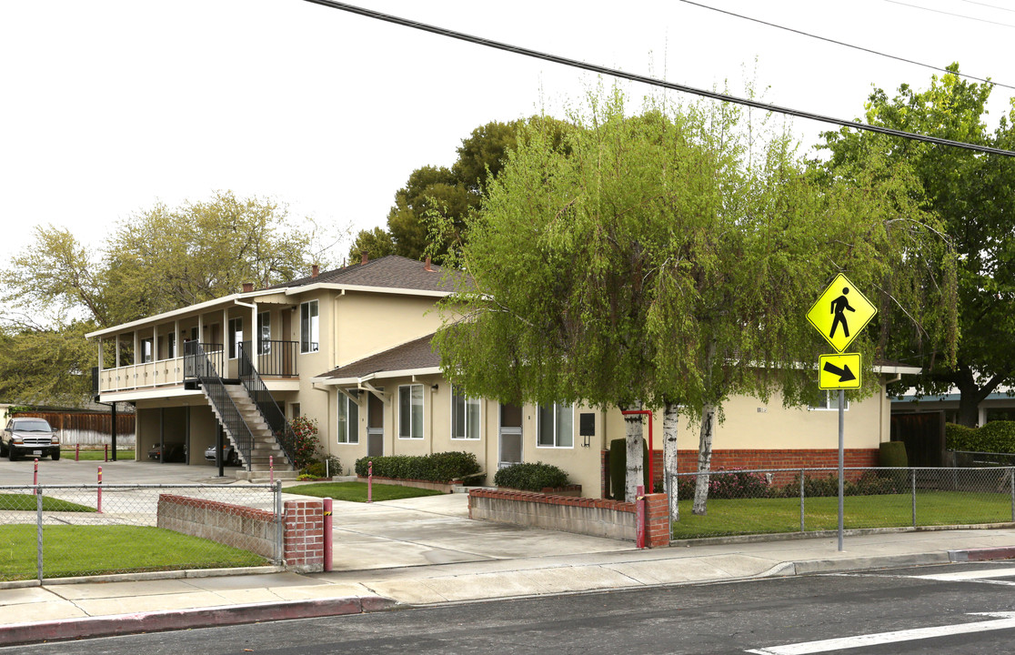 1945-1947 Bellomy St in Santa Clara, CA - Building Photo