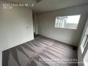 8212 15th Ave NE in Seattle, WA - Building Photo - Building Photo
