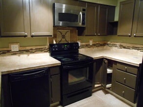 9000 Bissonnet St, Unit 1004 in Houston, TX - Building Photo - Building Photo