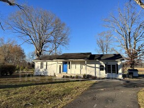 1130 Ledford Mill Rd in Tullahoma, TN - Building Photo - Building Photo