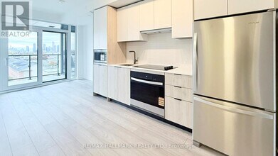 1007 The Queensway in Toronto, ON - Building Photo - Building Photo