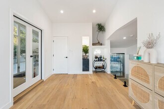 3541 Multiview Dr in Los Angeles, CA - Building Photo - Building Photo