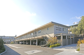 Franciscan Apartments in Mountain View, CA - Building Photo - Building Photo