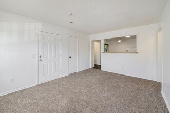903 S Edgebrook Ln in Olathe, KS - Building Photo - Building Photo