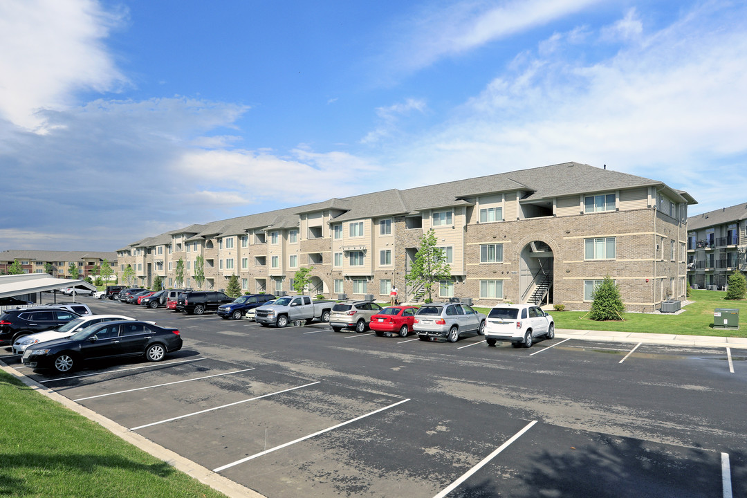 The Harbours Apartments - Phase II in Clinton Township, MI - Building Photo