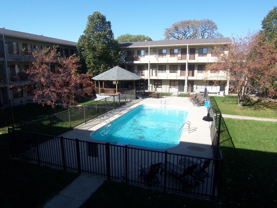 Finding Normal Apartments in Fargo, ND - Building Photo