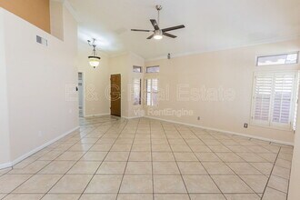 7421 S Kachina Dr in Tempe, AZ - Building Photo - Building Photo