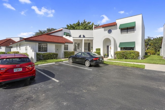 315 NW 36th Ave in Deerfield Beach, FL - Building Photo - Building Photo