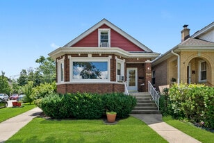 7901 W Elmgrove Dr in Elmwood Park, IL - Building Photo