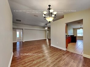 5530 S Sparrow Hawk Ct in Zephyrhills, FL - Foto de edificio - Building Photo