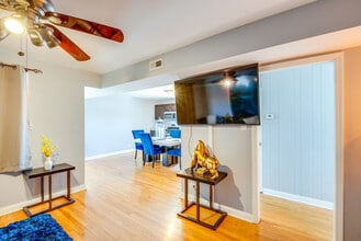 8136 S Kedzie Ave in Chicago, IL - Building Photo - Building Photo