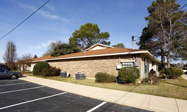 The Village at Meadowview Apartments in Fairhope, AL - Building Photo - Building Photo