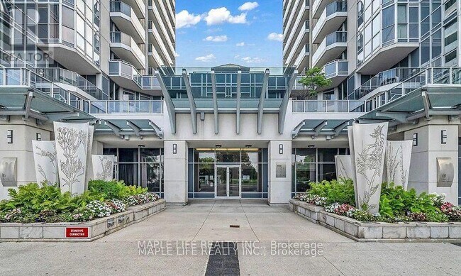 5791-5791 Yonge St in Toronto, ON - Building Photo - Building Photo
