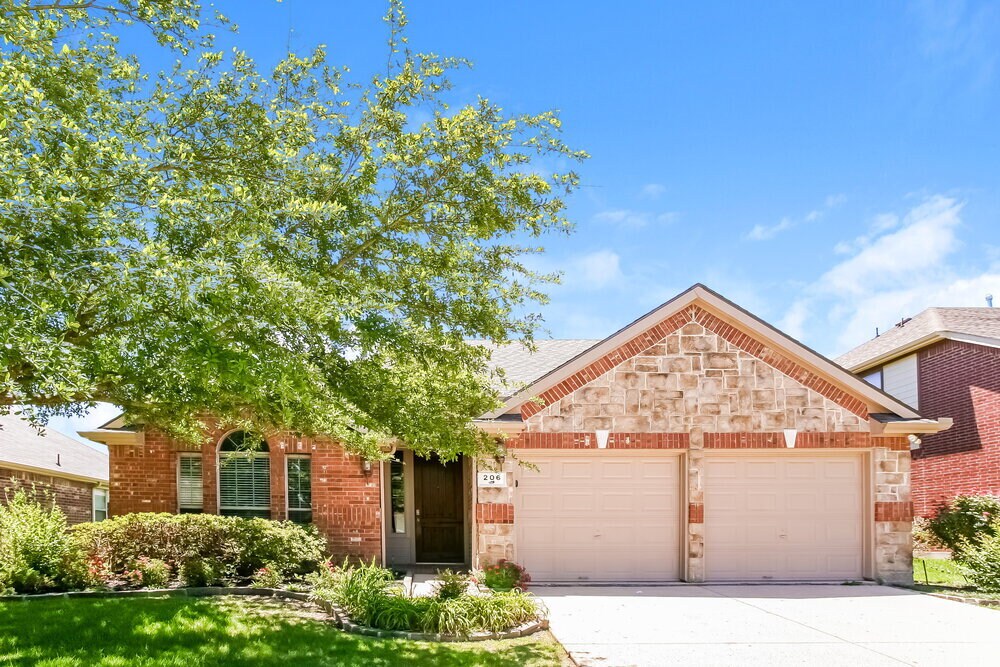 206 Cox Dr in Rockwall, TX - Building Photo