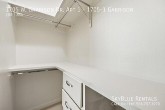 1705 W Garrison Dr in Pharr, TX - Building Photo - Building Photo