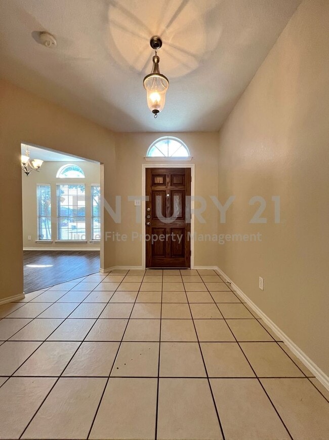 10204 Los Barros Trail in Fort Worth, TX - Building Photo - Building Photo