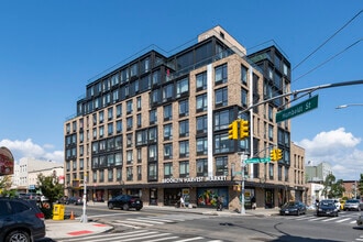781 Metropolitan Ave in Brooklyn, NY - Building Photo - Building Photo