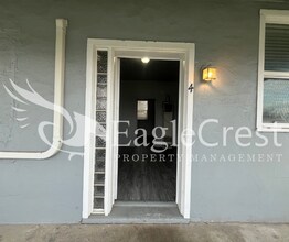 SKYWAY in College Place, WA - Building Photo - Building Photo