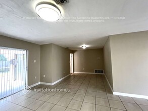 8510 NW 24th Ct in Sunrise, FL - Building Photo - Building Photo