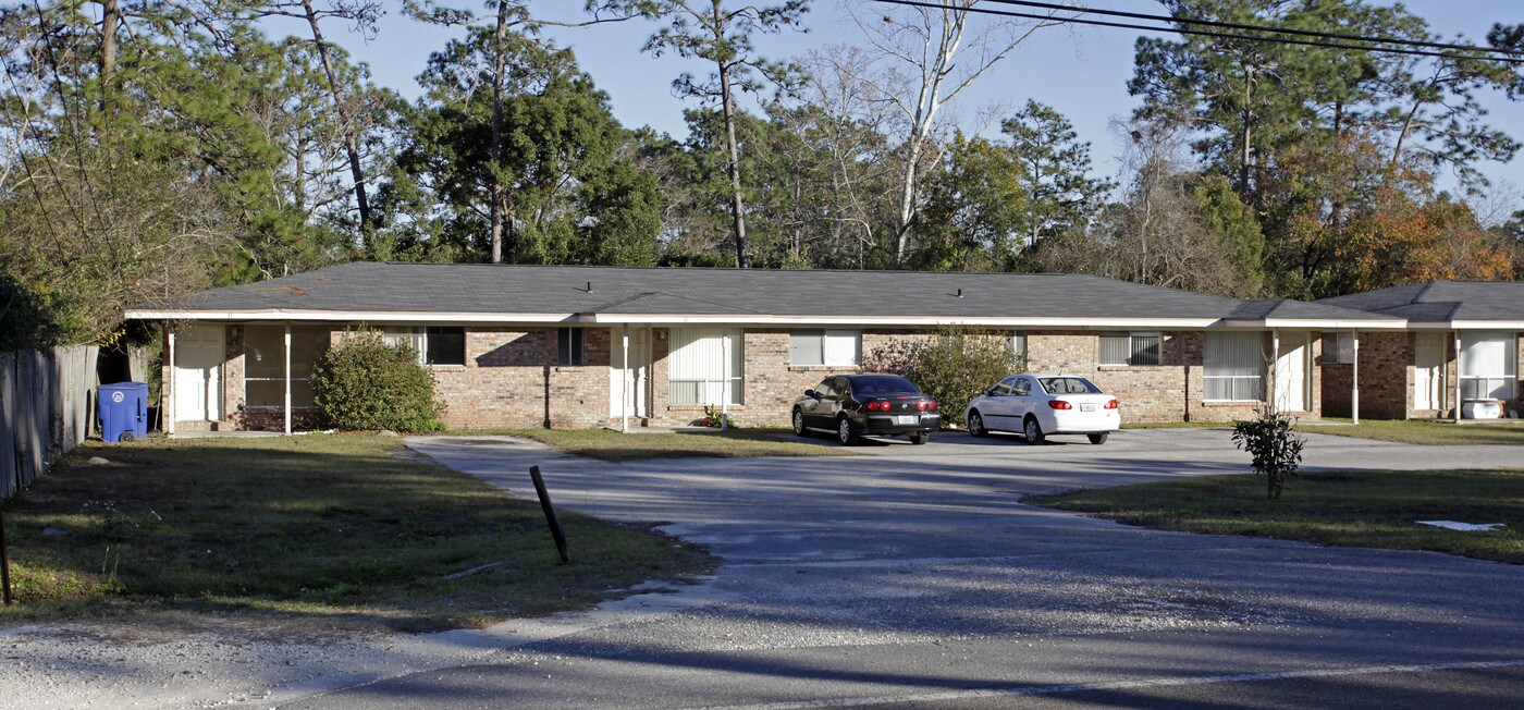 2608 Transmitter Rd in Panama City, FL - Building Photo