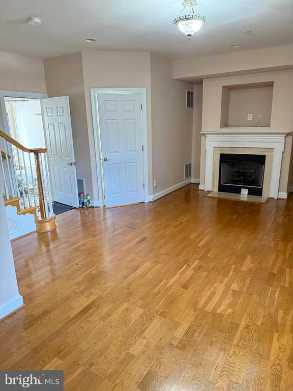 1326 Lessard Ln in McLean, VA - Building Photo - Building Photo