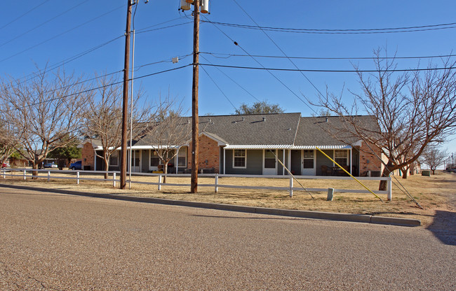 Idalou Manor Apartments in Idalou, TX - Foto de edificio - Building Photo