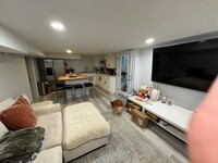 48 Carleton St, Unit #1 in Newton, MA - Foto de edificio - Building Photo