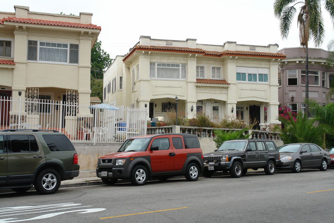 216 S Hoover St in Los Angeles, CA - Building Photo