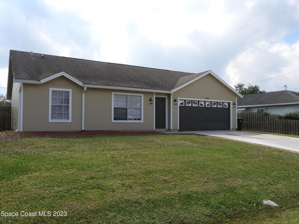 1904 Brookside St NE in Palm Bay, FL - Building Photo