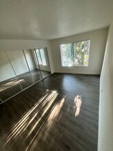 15009 Moorpark St in Los Angeles, CA - Building Photo - Building Photo