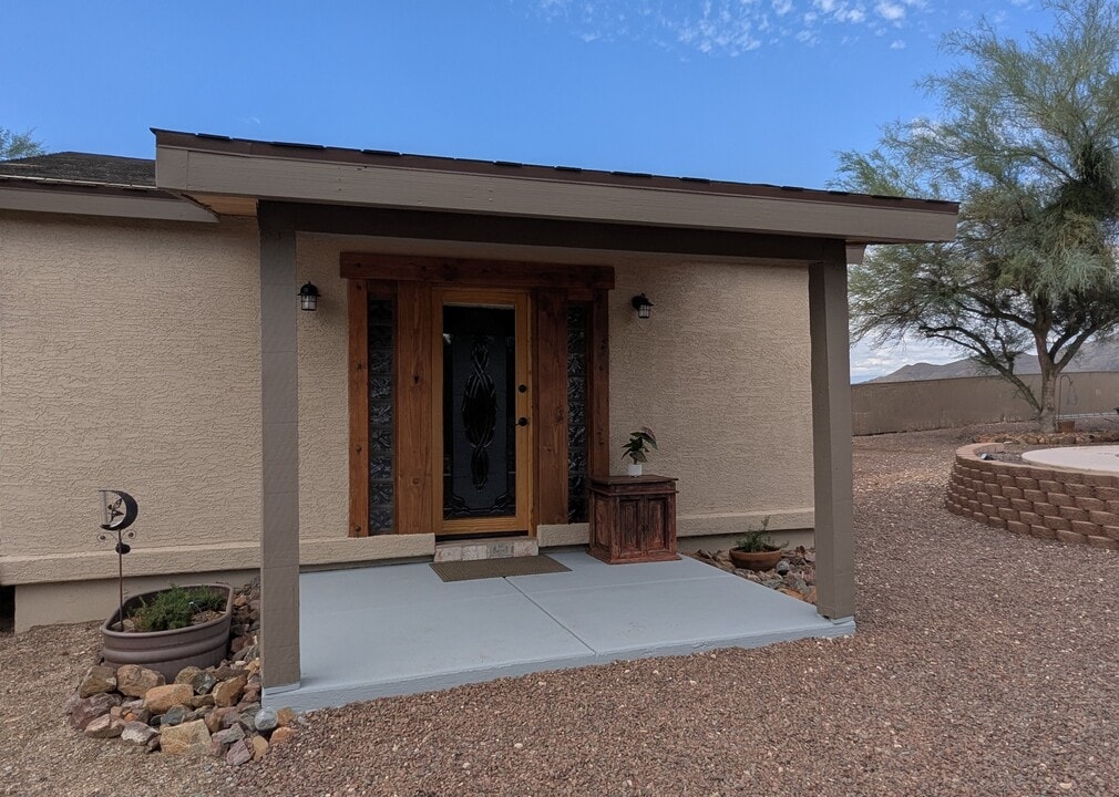 111 W Ridgecrest Rd in Phoenix, AZ - Building Photo