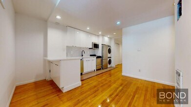 299 E 11th St in New York, NY - Building Photo - Building Photo