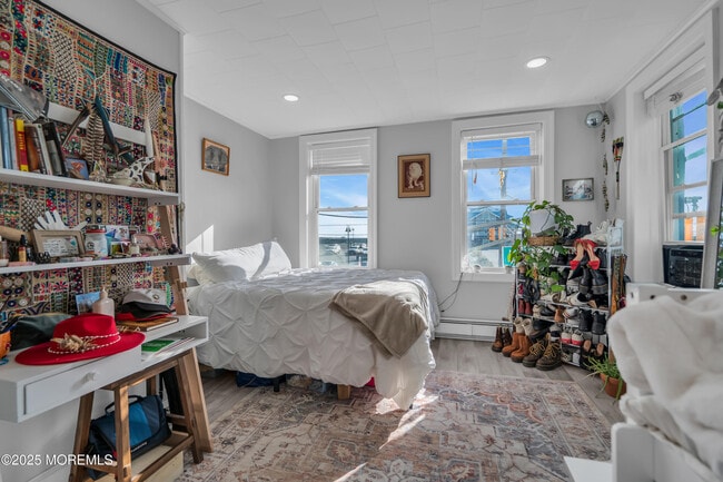 1076 Ocean Ave in Sea Bright, NJ - Building Photo - Building Photo