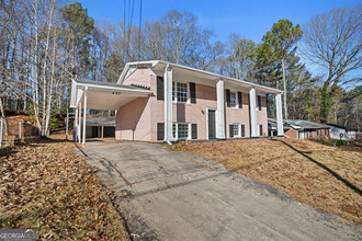 493 Oakside Dr SW in Atlanta, GA - Building Photo - Building Photo