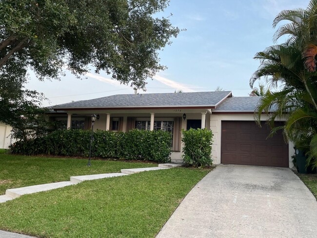 1270 SW 8th St