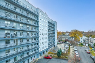 Sea Cliff Towers in Staten Island, NY - Foto de edificio - Building Photo